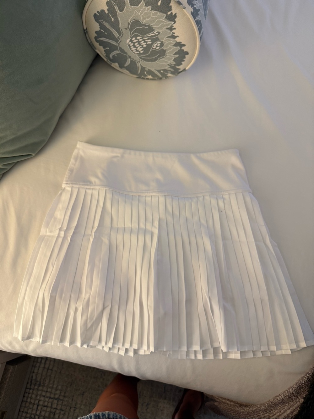 NWT Fabletics White Pleated Skater Skirt